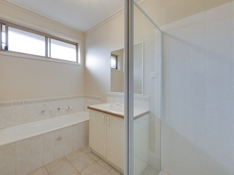 16 Downs Road, Seaford VIC 3198