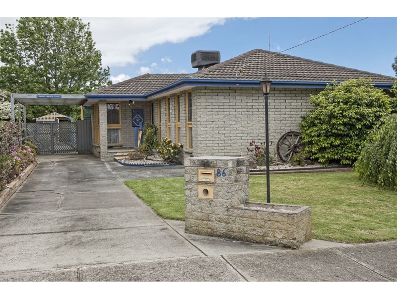 86 Clairmont Avenue, Cranbourne VIC 3977
