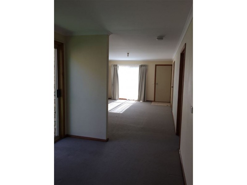 12 Julie Court, Langwarrin VIC 3910