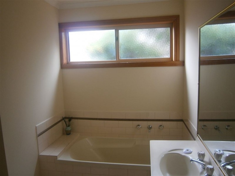 12 Julie Court, Langwarrin VIC 3910