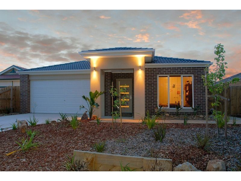 74 Huntingtower Crescent, Langwarrin VIC 3910