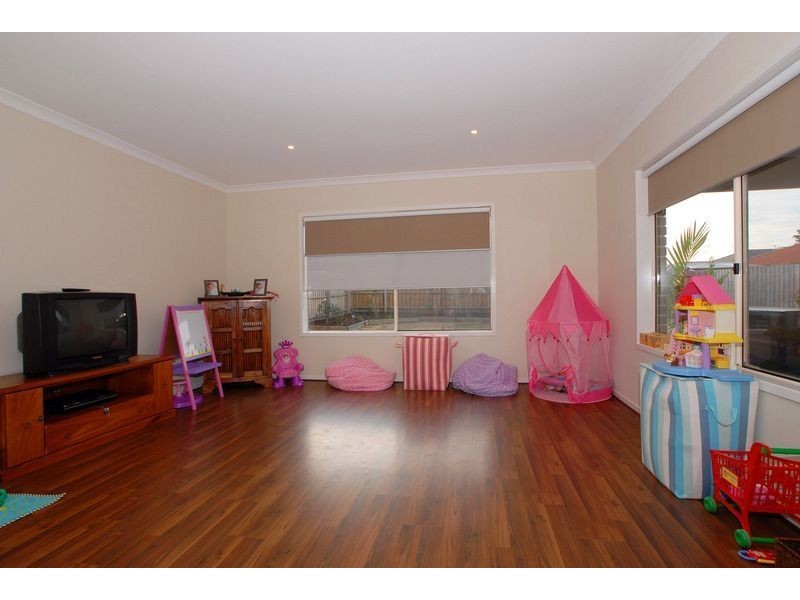 74 Huntingtower Crescent, Langwarrin VIC 3910