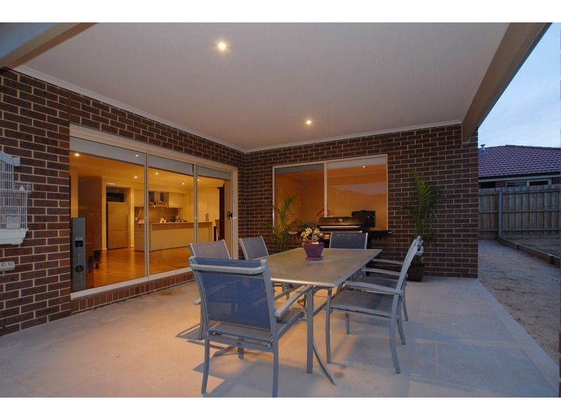 74 Huntingtower Crescent, Langwarrin VIC 3910