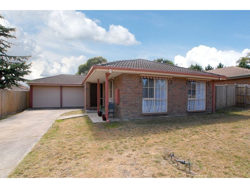 18 Beacon Drive, Langwarrin VIC 3910