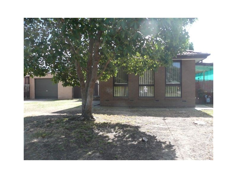 19 Thomas Crescent, Cranbourne VIC 3977