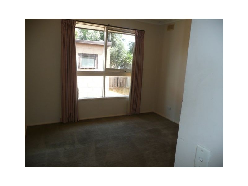 19 Thomas Crescent, Cranbourne VIC 3977