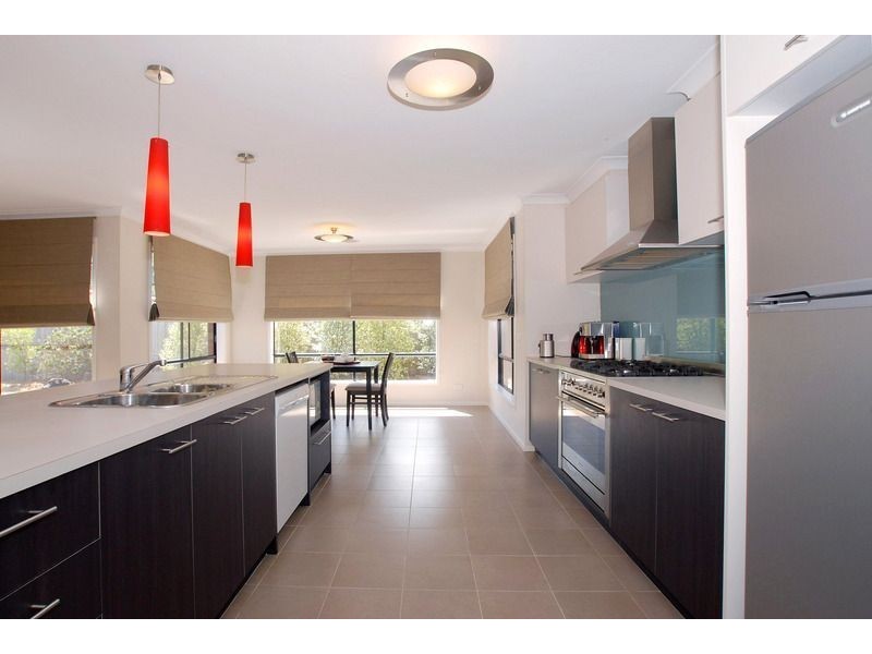 10 Park Valley Crescent, Langwarrin VIC 3910