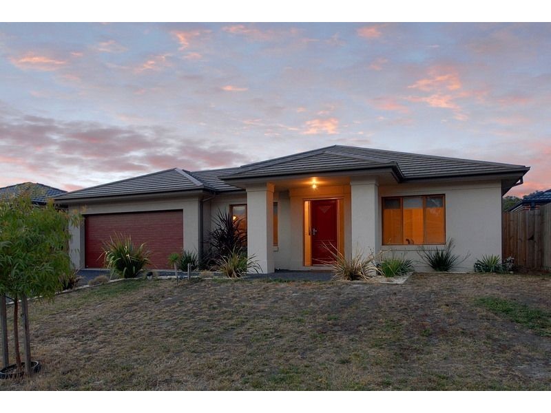 2 Elemes Court, Langwarrin VIC 3910