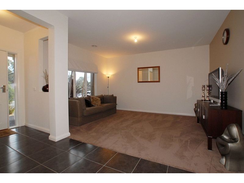2 Elemes Court, Langwarrin VIC 3910
