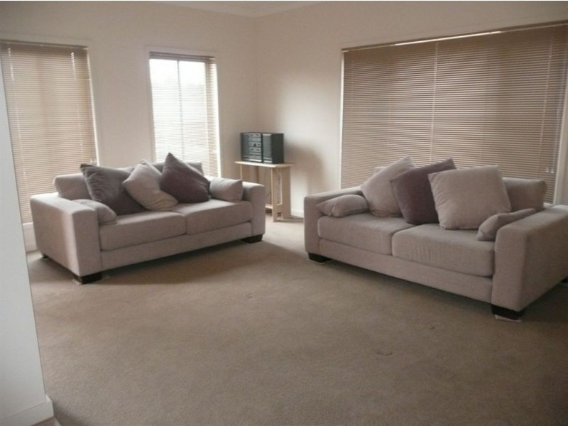 9 Aqueduct Road, Langwarrin VIC 3910