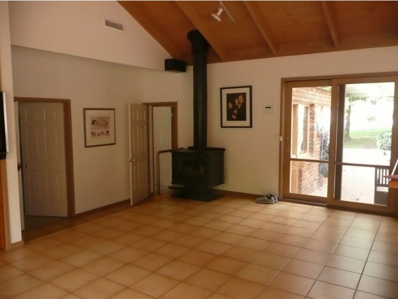 8 Gum Hill, Langwarrin VIC 3910