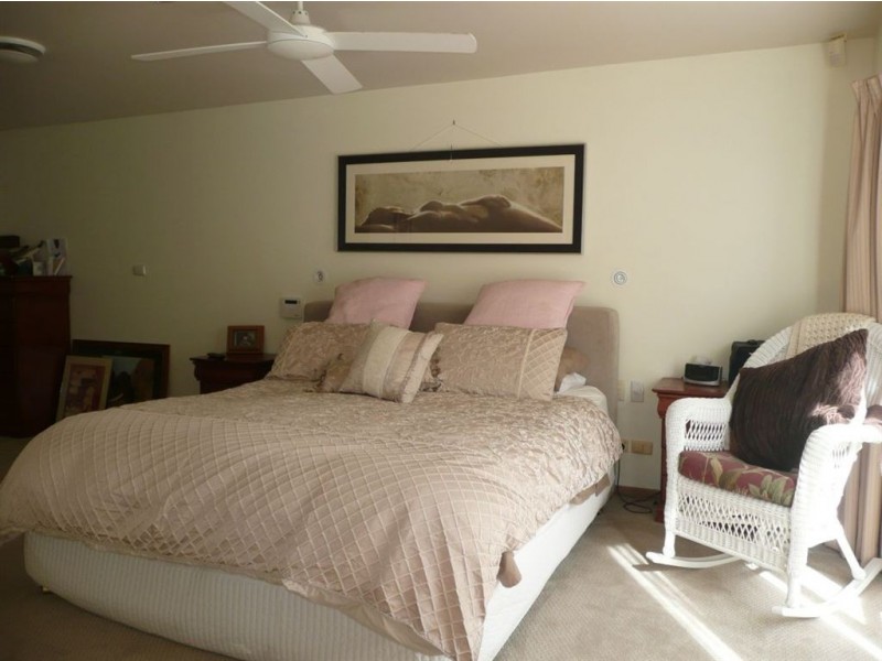 8 Gum Hill, Langwarrin VIC 3910