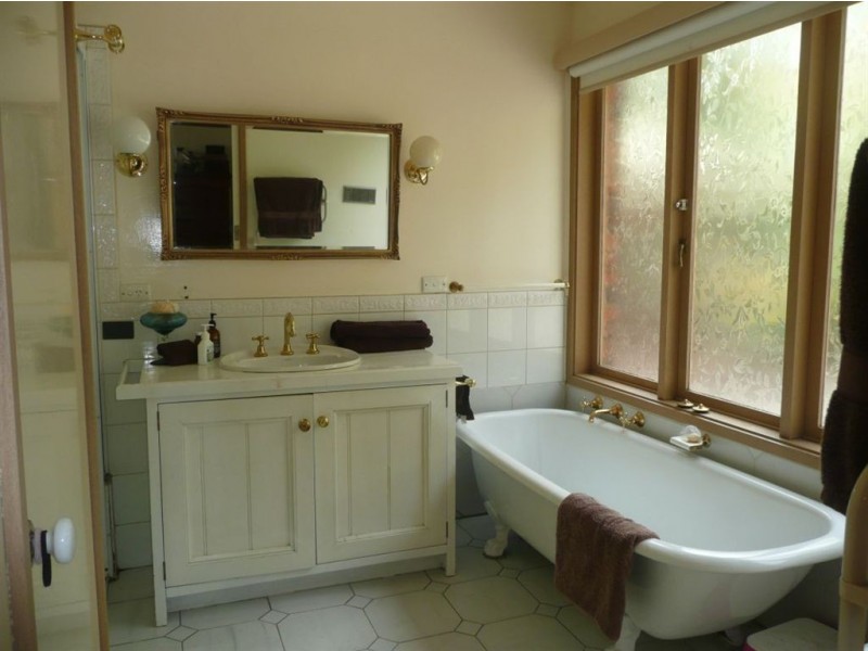 8 Gum Hill, Langwarrin VIC 3910