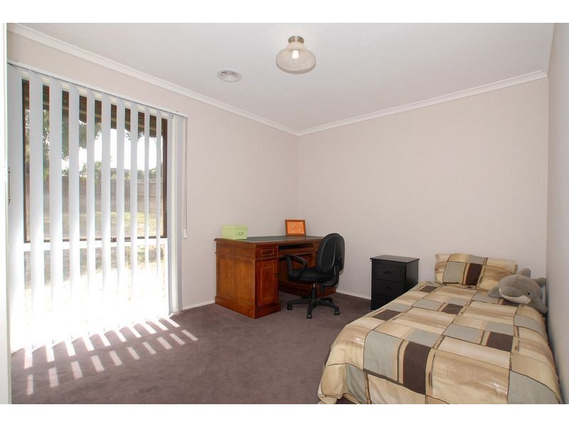 18 Beacon Drive, Langwarrin VIC 3910