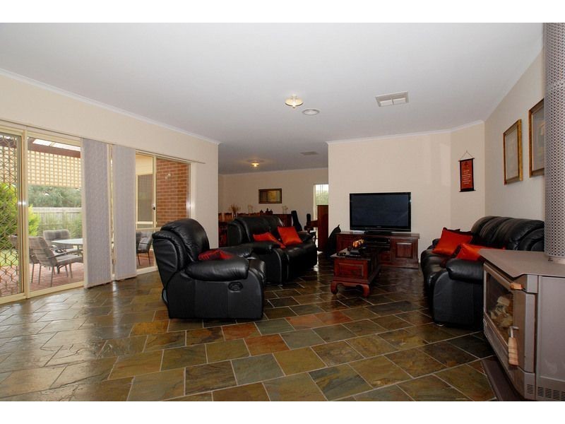 19 Heatherwood Grove, Langwarrin VIC 3910