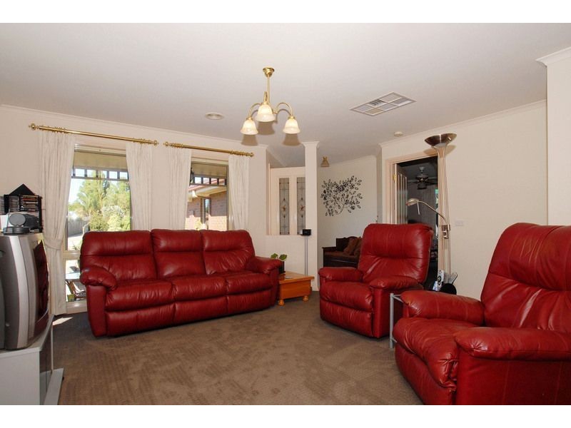 5 Julie Court, Langwarrin VIC 3910