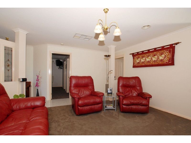 5 Julie Court, Langwarrin VIC 3910