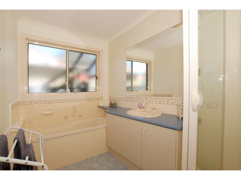 5 Julie Court, Langwarrin VIC 3910