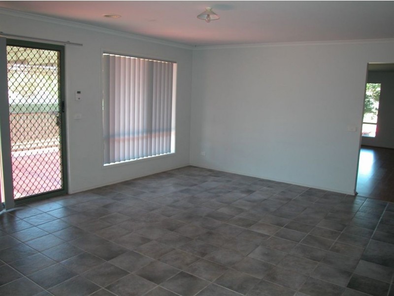 33 Jarman Drive, Langwarrin VIC 3910