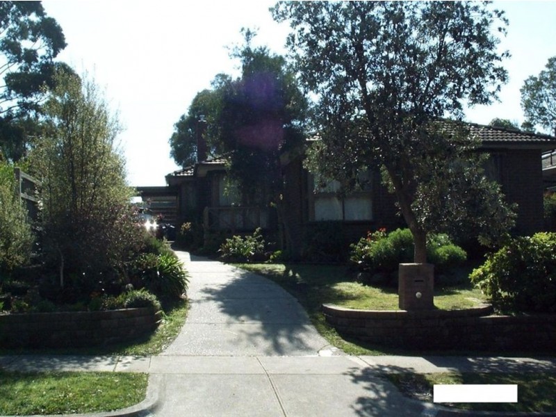 8 Raphael Crescent, Frankston VIC 3199