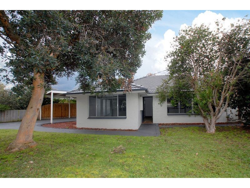 8 John Street, Langwarrin VIC 3910