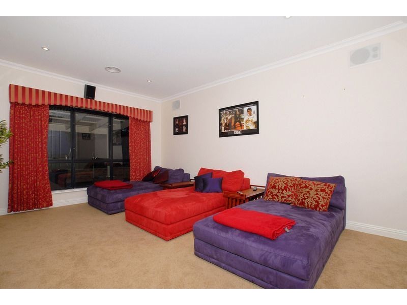 6 Fieldwood Lane, Langwarrin VIC 3910