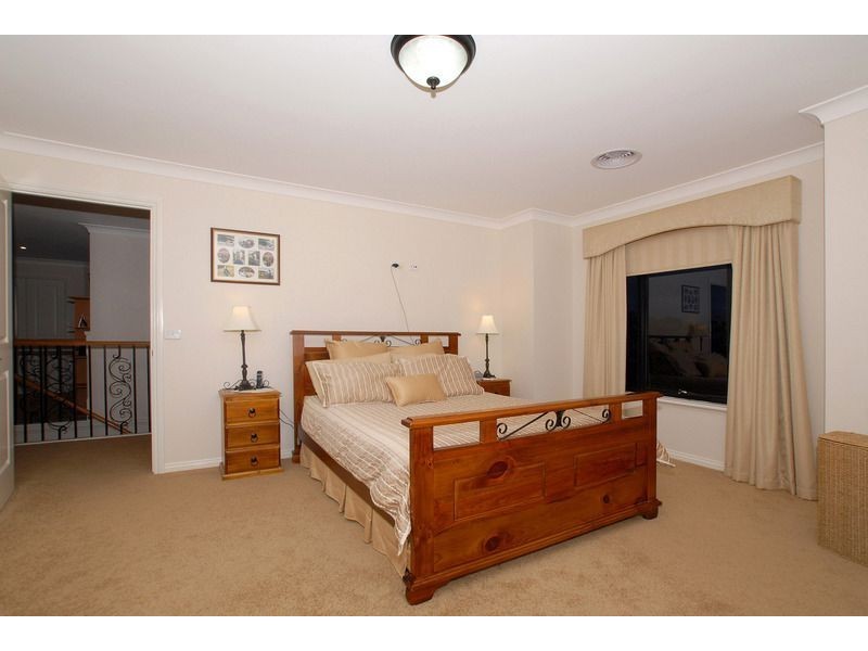 6 Fieldwood Lane, Langwarrin VIC 3910