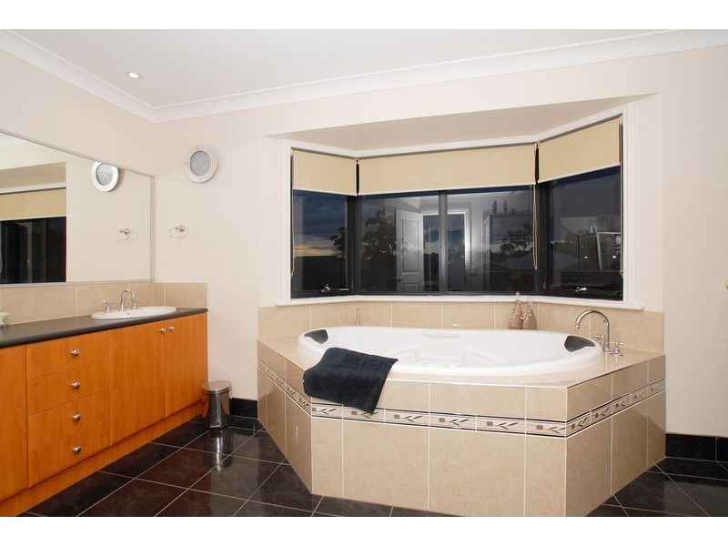 6 Fieldwood Lane, Langwarrin VIC 3910