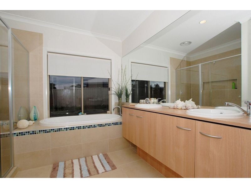 18 Blacksheoak Drive, Langwarrin VIC 3910