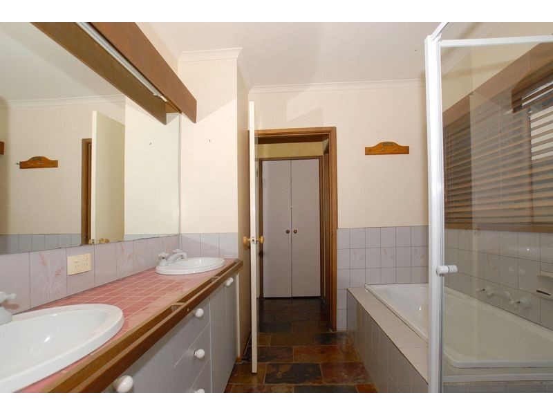 77 Burgess Drive, Langwarrin VIC 3910