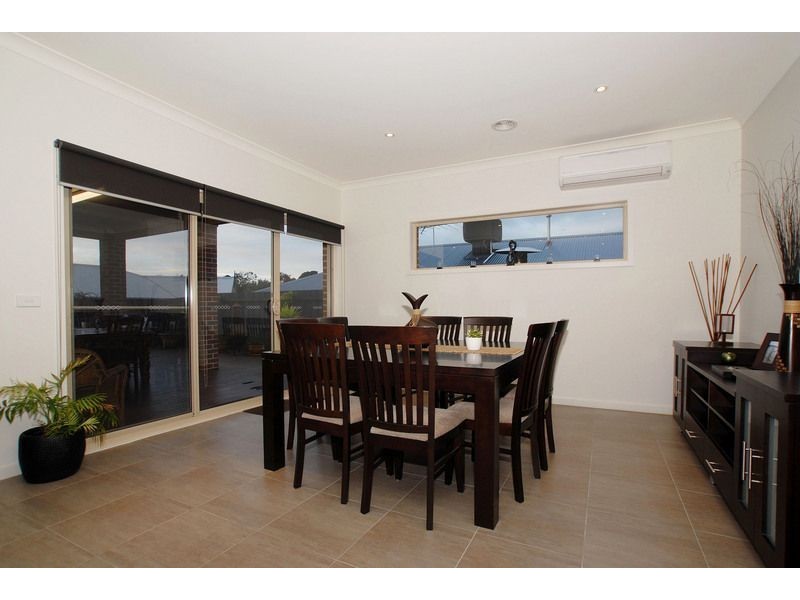 8 Aqueduct Road, Langwarrin VIC 3910