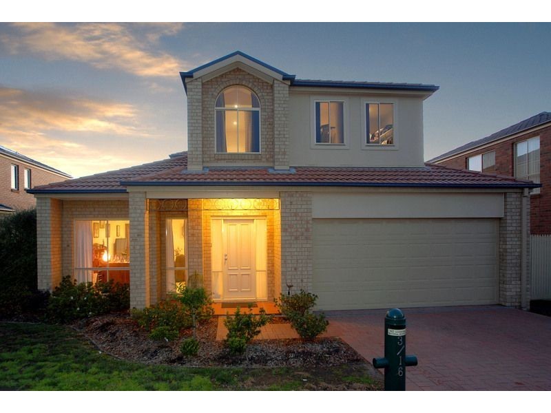 3/16 Pepperbush Crescent, Langwarrin VIC 3910