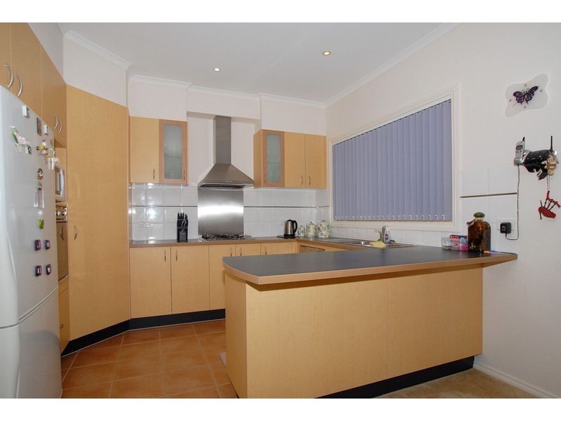 3/16 Pepperbush Crescent, Langwarrin VIC 3910