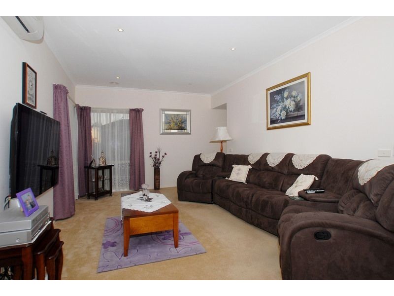 3/16 Pepperbush Crescent, Langwarrin VIC 3910