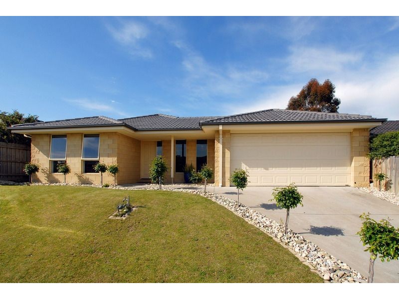34 Trentham Way, Langwarrin VIC 3910