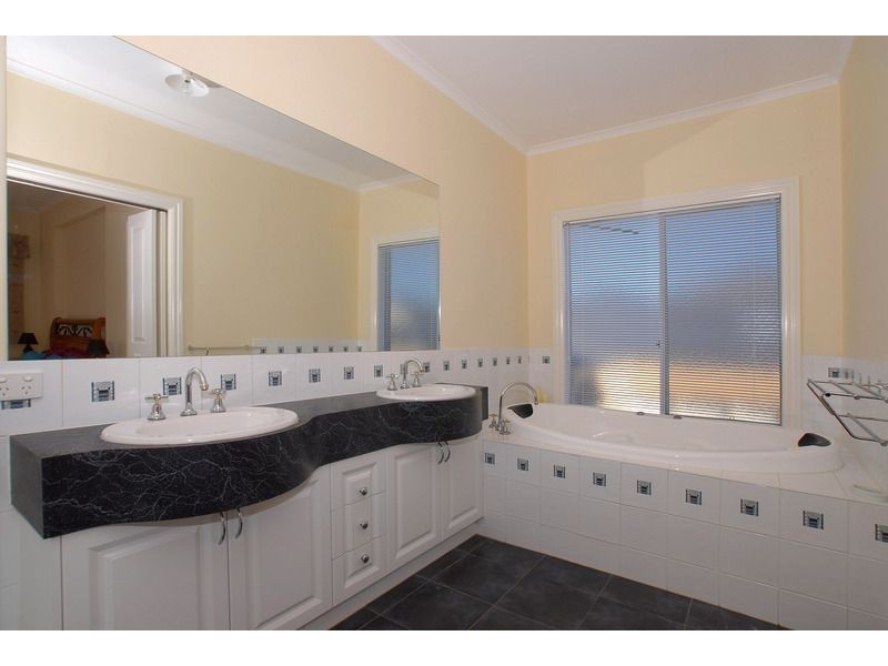 9 Sundew Drive, Langwarrin VIC 3910