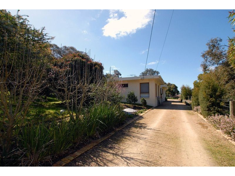 90 Weeroona Road, Langwarrin VIC 3910