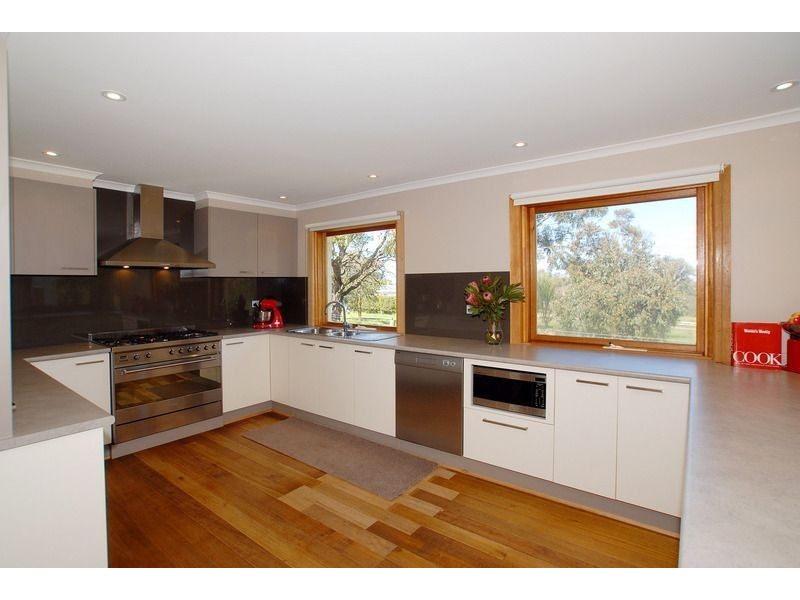 90 Weeroona Road, Langwarrin VIC 3910