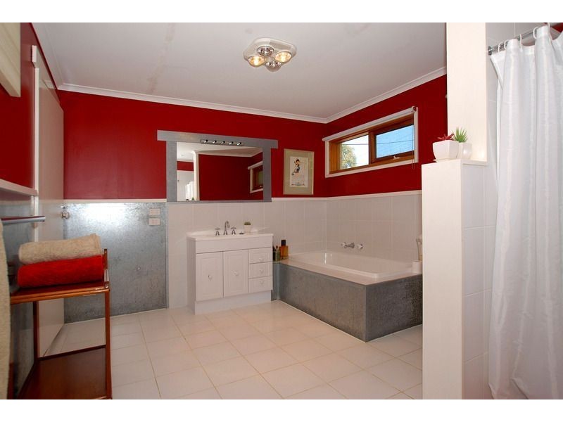 90 Weeroona Road, Langwarrin VIC 3910