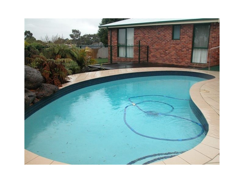 2 The Crest, Langwarrin VIC 3910