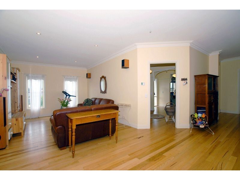 2 Brown Thornbill Court, Langwarrin VIC 3910