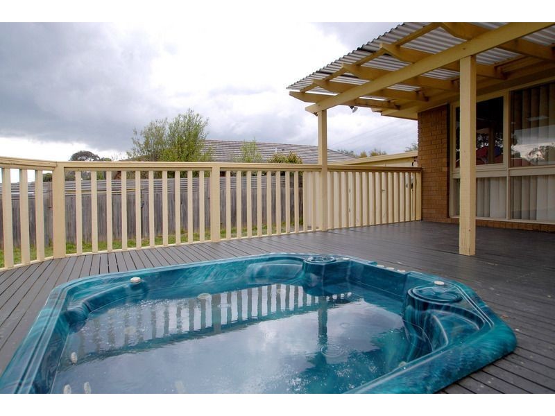 3 Raymond Avenue, Langwarrin VIC 3910