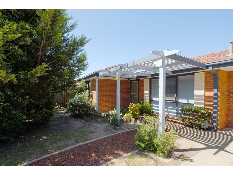 2/2 Aldershot Road, Langwarrin VIC 3910