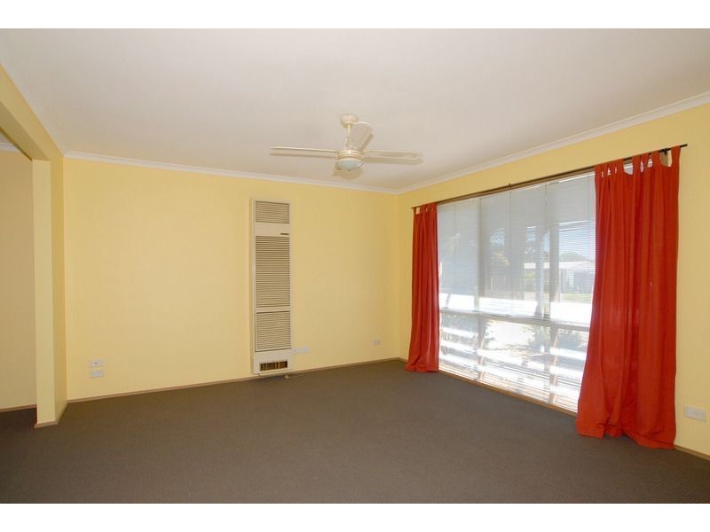 2/2 Aldershot Road, Langwarrin VIC 3910