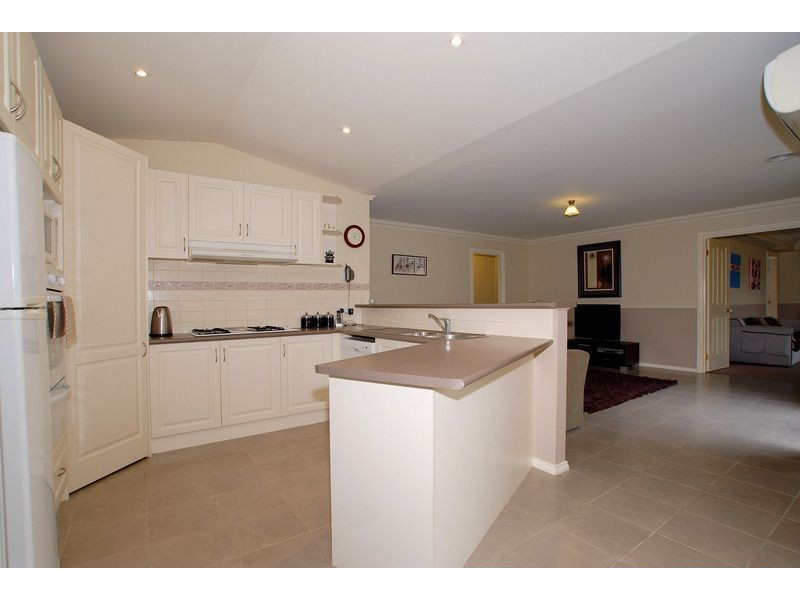 7 Elemes Court, Langwarrin VIC 3910