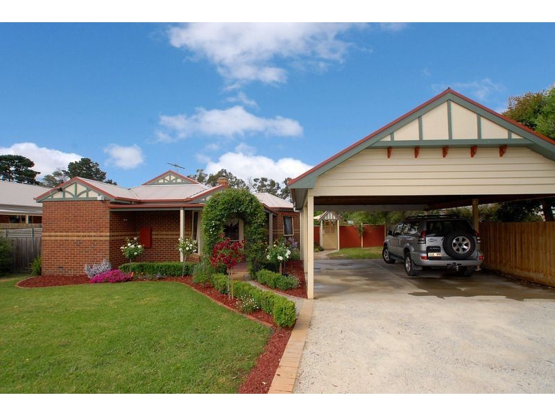 4 Derham Street, Pearcedale VIC 3912