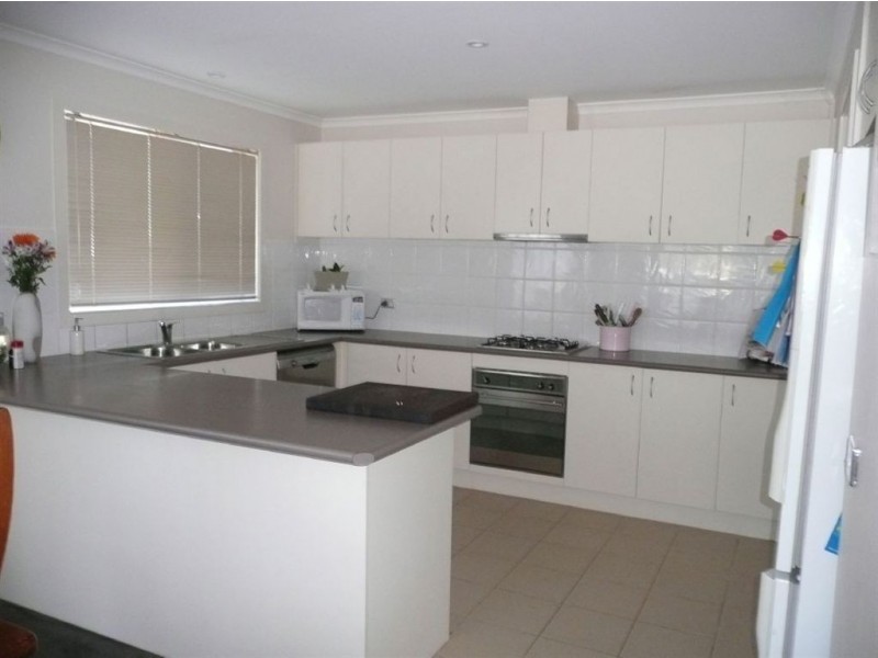 4/2 Edward Street, Langwarrin VIC 3910