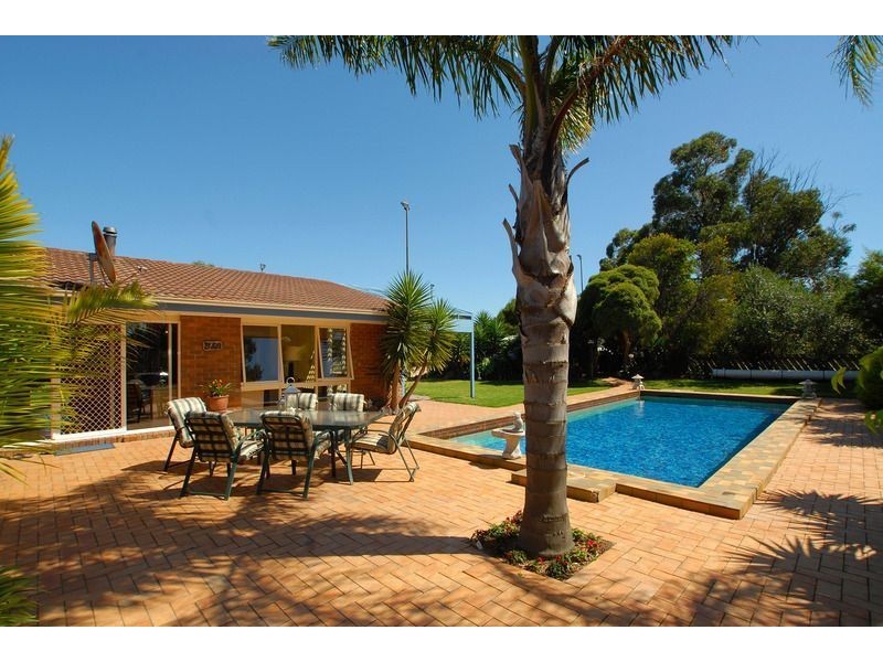 375 North Rd, Langwarrin VIC 3910