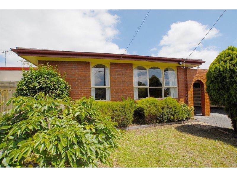 9 Paterson Ave, Langwarrin VIC 3910