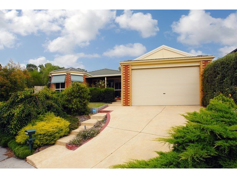 6 Castlehill Rise, Langwarrin VIC 3910